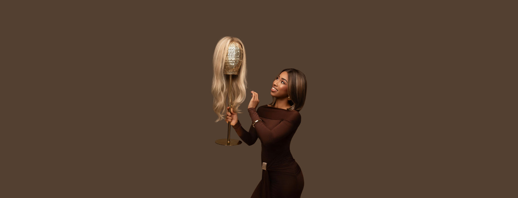 Adore My Wig in De Telegraaf – Van extensions naar pruiken als bewuste keuze